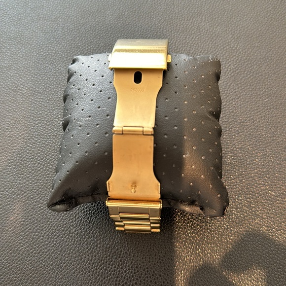 Watch - Picture 2 of 3